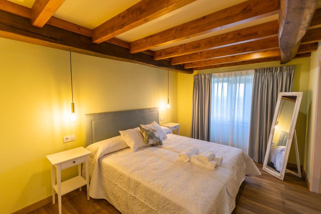 Apartamentos Casona Del Campo นาเวีย ภายนอก รูปภาพ